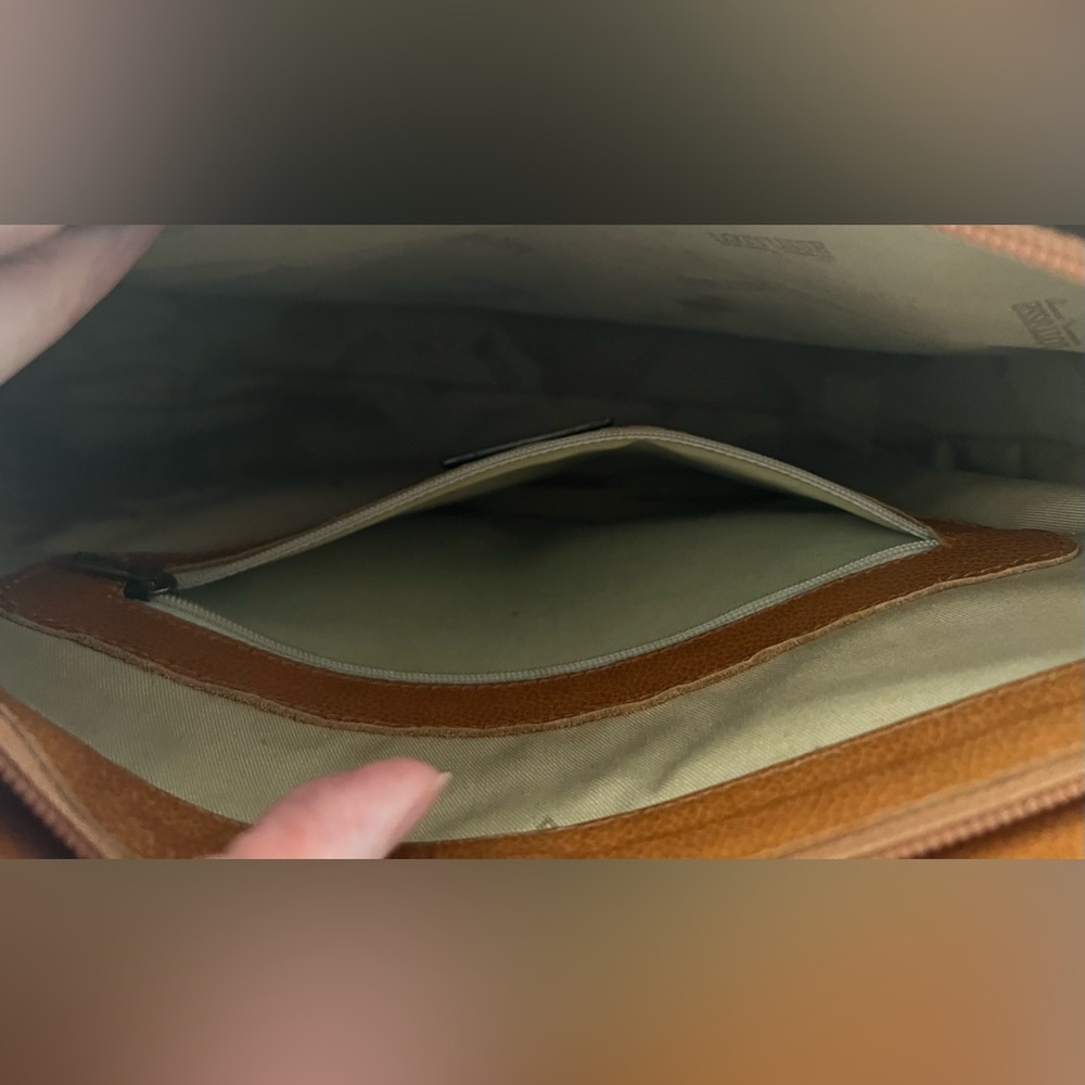 Lottusse Tan Leather Structured Shoulder Bag - Picture 5 of 9